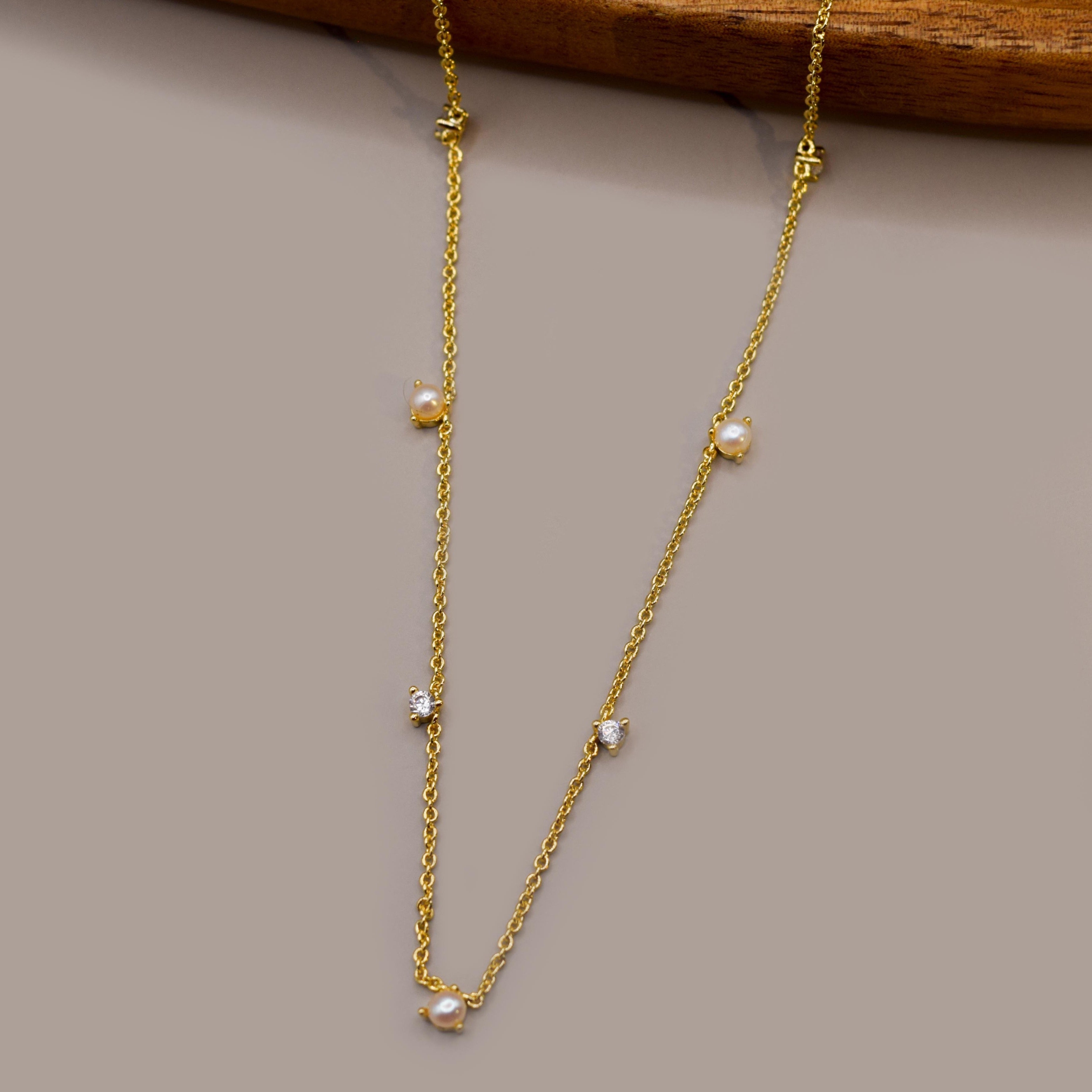 SKINNY PEARL NECKLACE