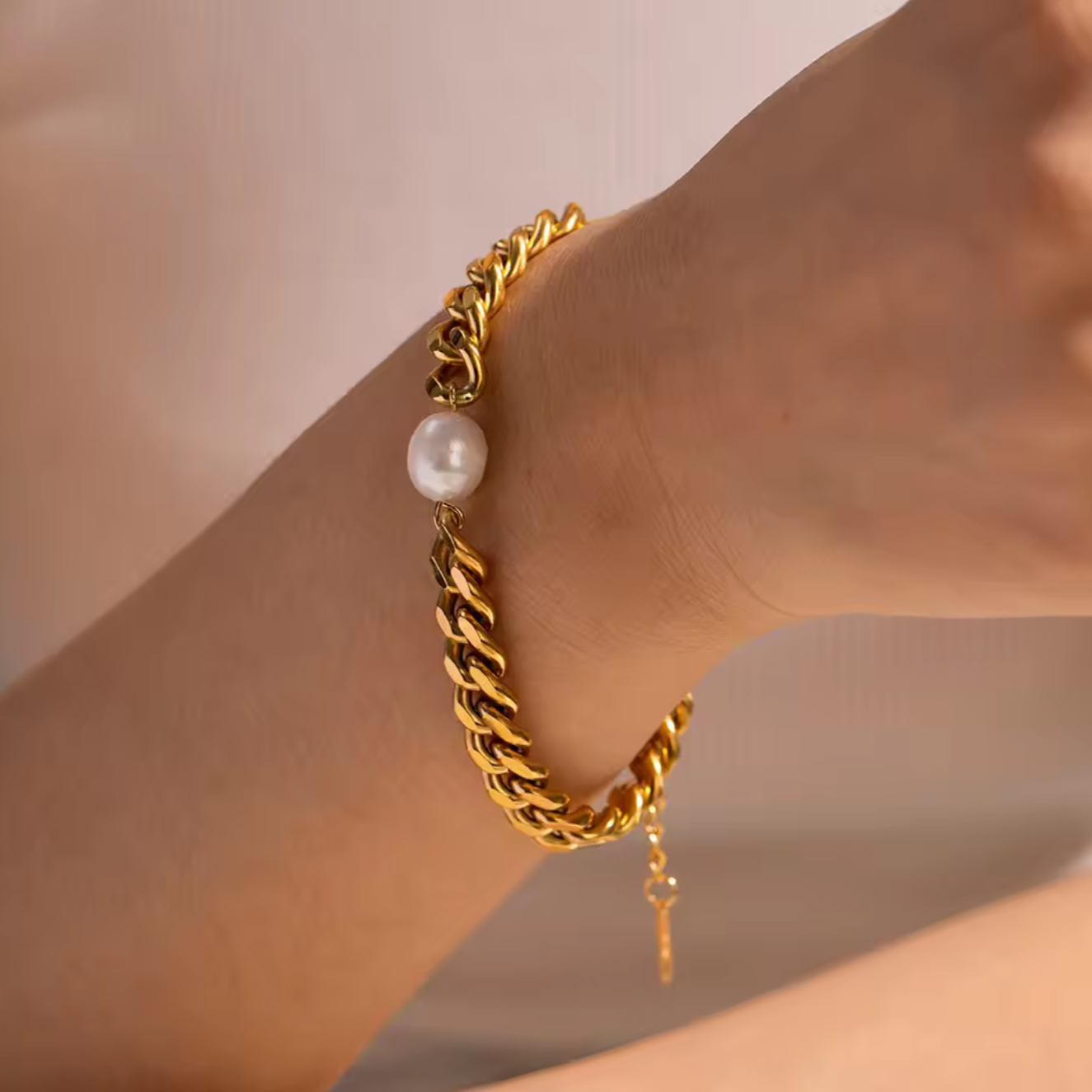 PEARL CHAIN ​​BRACELET