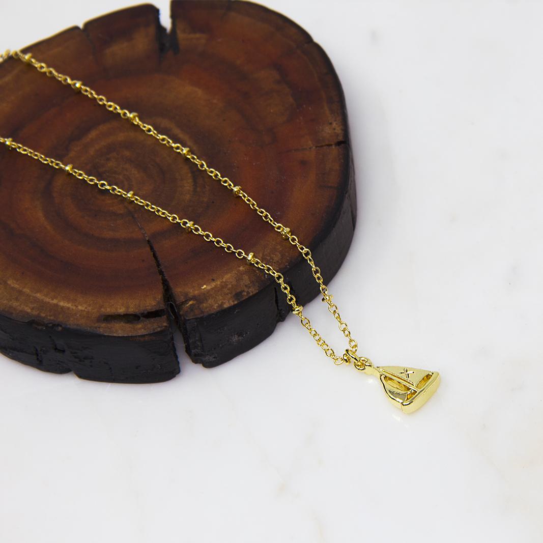 SAILBOAT NECKLACE
