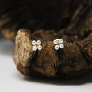 MINI PEARL STUDS