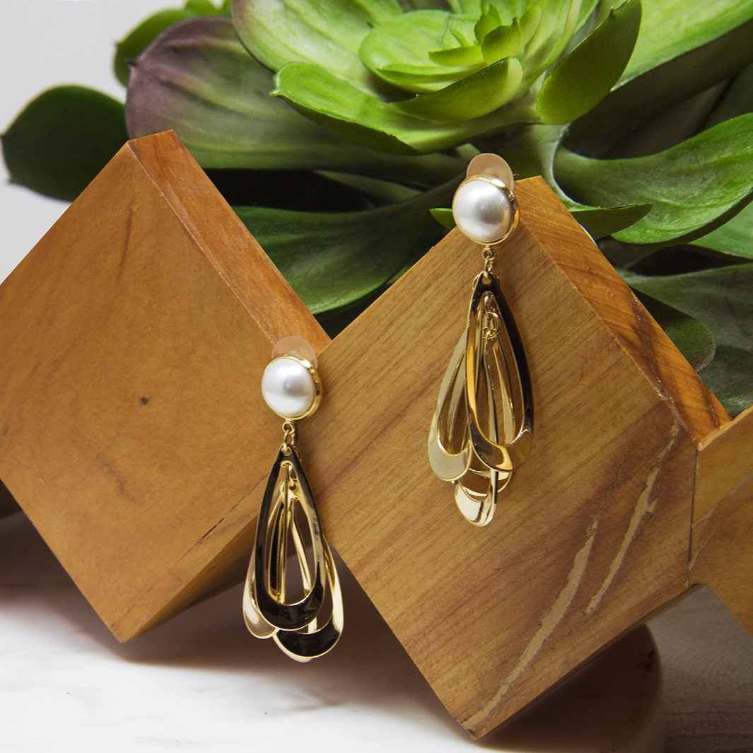 OVAL PEARL DROP EARRINGS