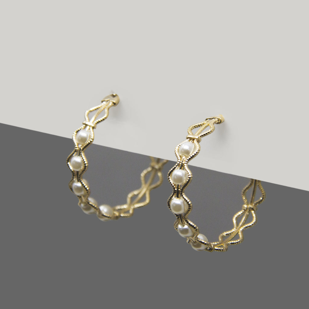 MALLORCA PEARL HOOPS